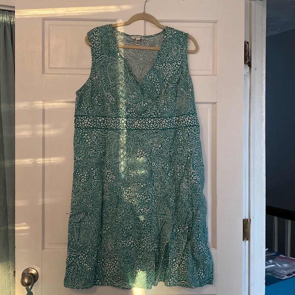 Sleeveless dress